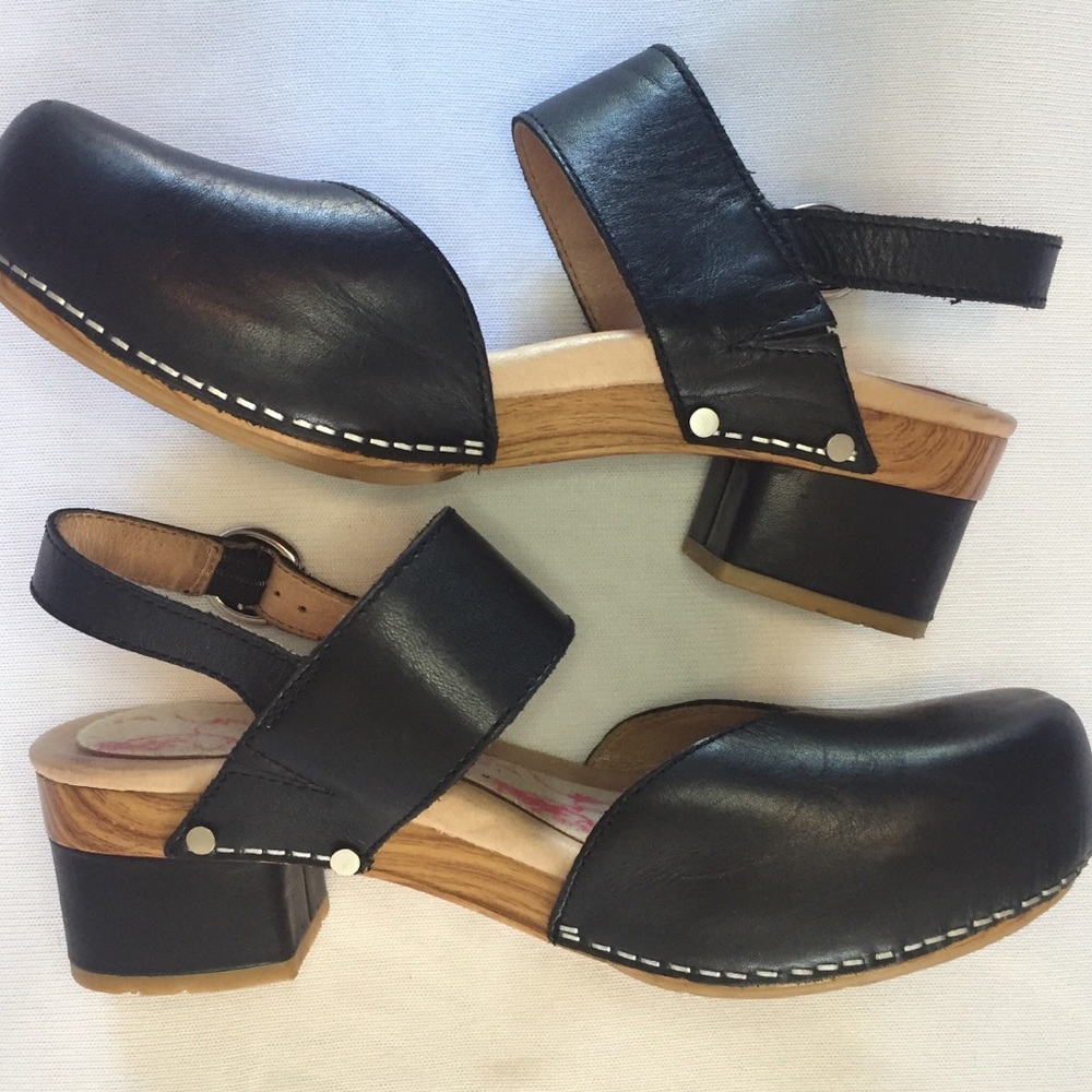 Dansko Malin Black Leather Mary Jane’s Size 38